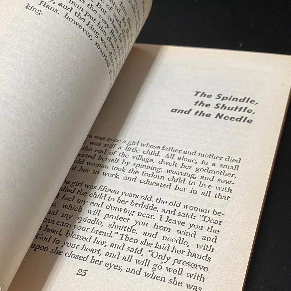 Vintage 1977 volume of Grinms’ Fairy Tales book